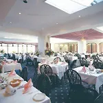 Runnymede Court Hotel 3*