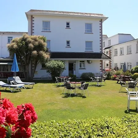 Runnymede Court Hotel 3*