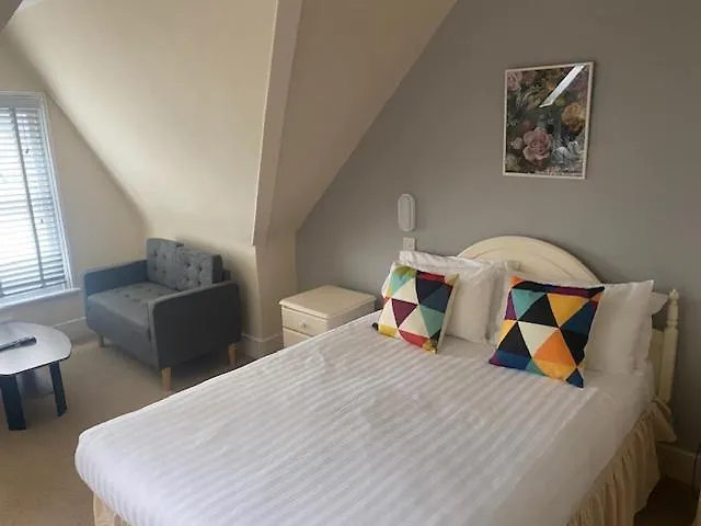 Hotel Runnymede Court