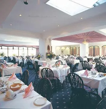 Runnymede Court Hotel 3*